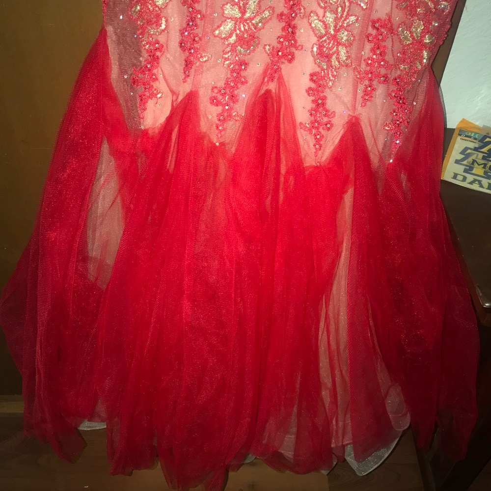 Formal Dress - Picture 2 of 7